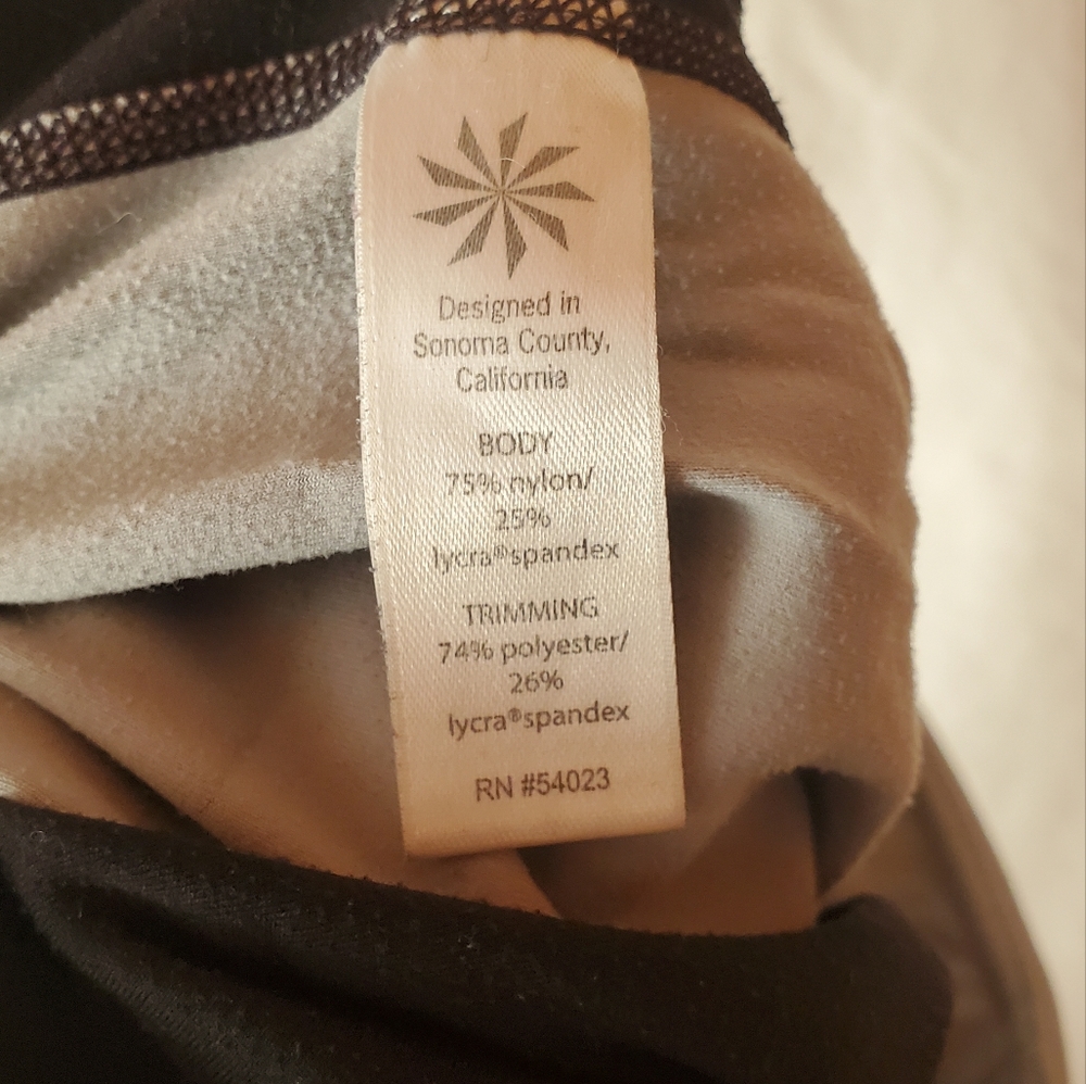 Athleta salutation leggings - Picture 2 of 4